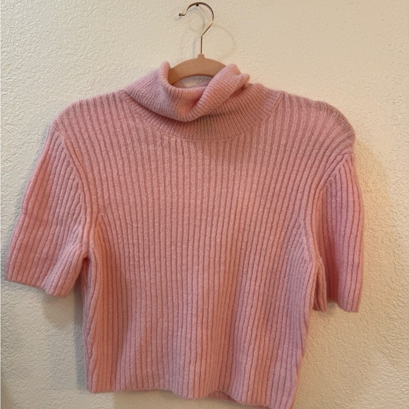 House of Harlow 1960 Pink Ribbed Short-Sleeve Turtleneck Sweater - Picture 3 of 8